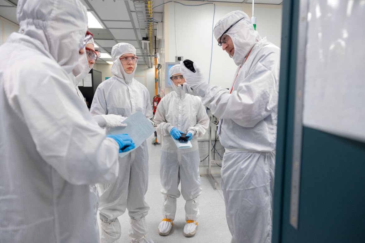 Students in Micro-Nano Cleanroom